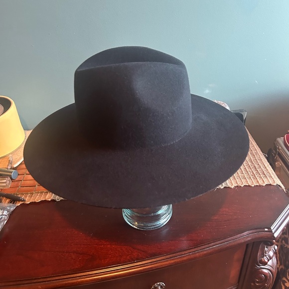 GIGI PIP Black Wide Brim Hat